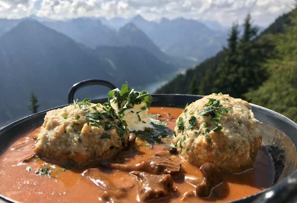 Ausflugsziele Achensee - mit der Rofanseilbahn hinauf und oben mit Seeblick gut essen