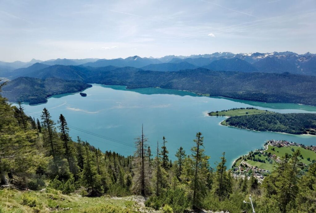 Außergewöhnliche Ausflugsziele Schwaz - Ausblick von meiner Herzogstand Wanderung auf den Walchensee